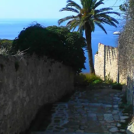 Serendipity Centre-free Parking