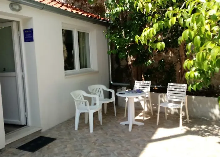 Serendipity Centre-free Parking